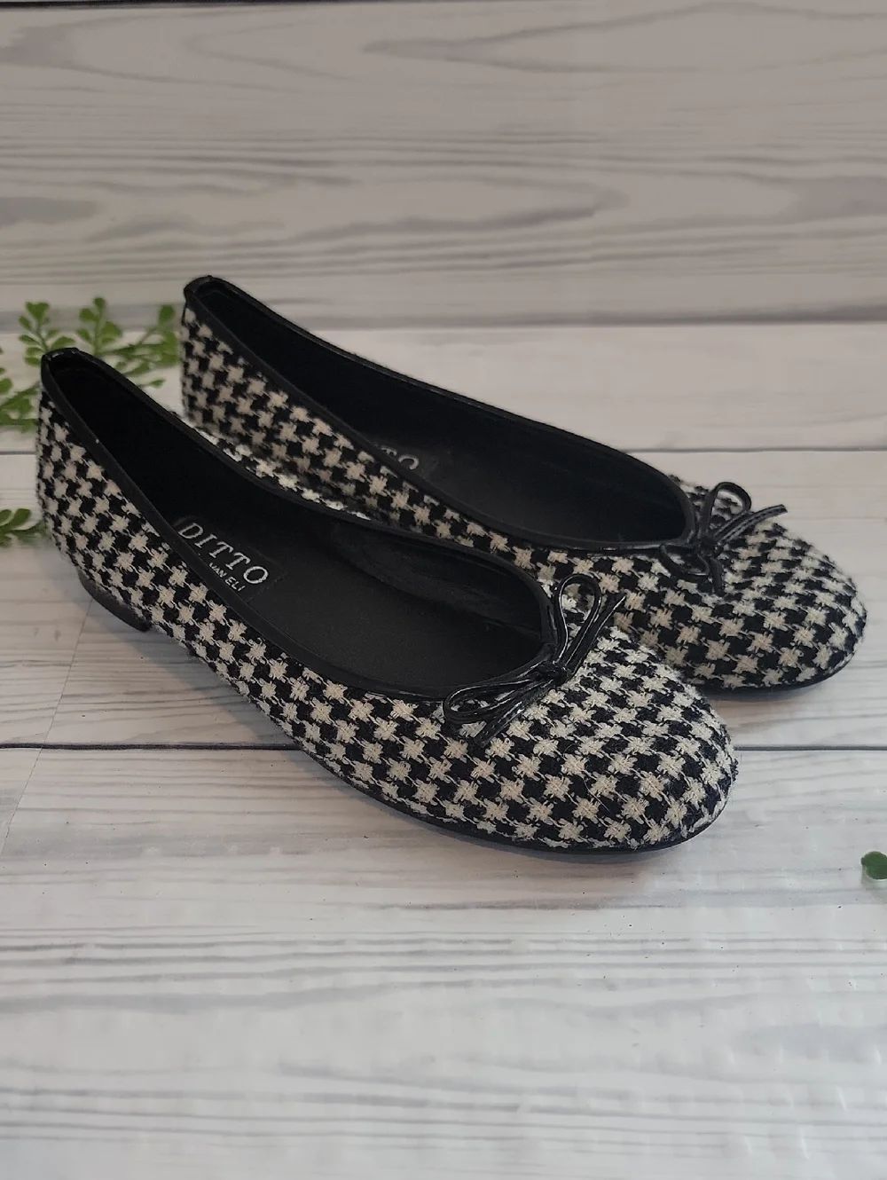 Dittos by Van Eli Black & White Houndstooth Ballet Flats Womens Size 7